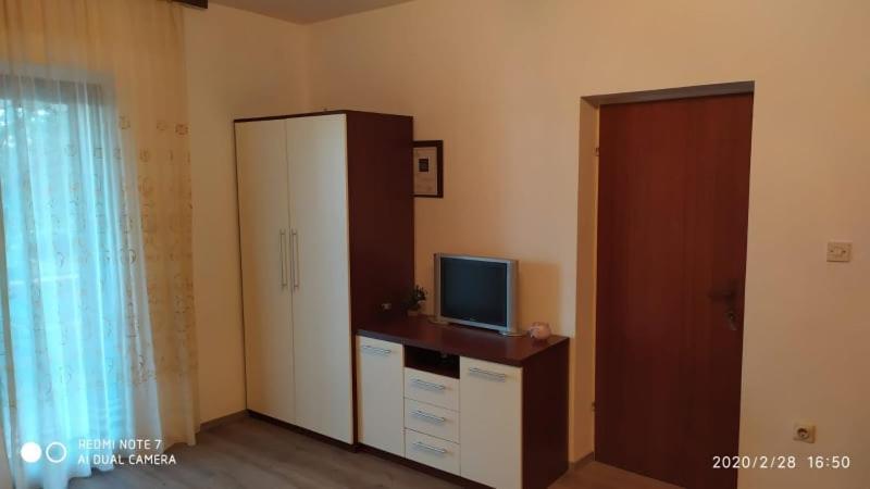 Studio Apartment Marcelina Preko Exterior photo