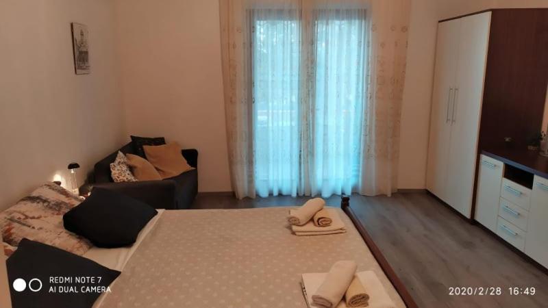 Studio Apartment Marcelina Preko Exterior photo